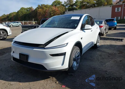 2026 Tesla Model Y Long Range Dual Motor All-Wheel Drive/Long Range Launch Series from USA, damaged, VIN 7SAYGDEE6TF330681